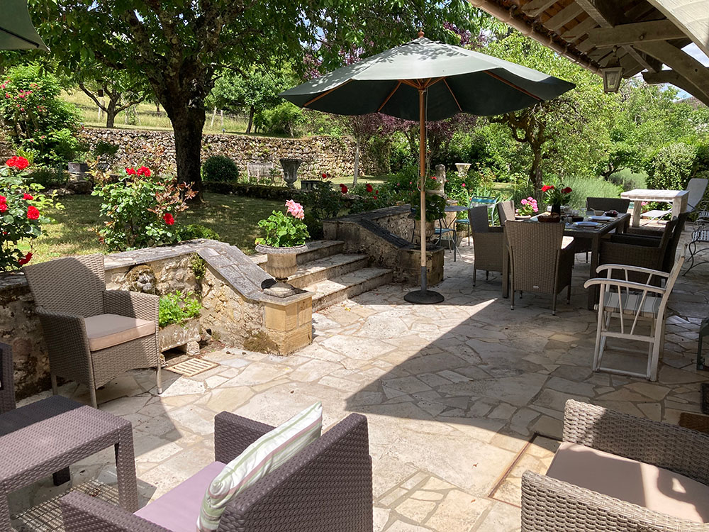 Outdoor seating at Les Althéas